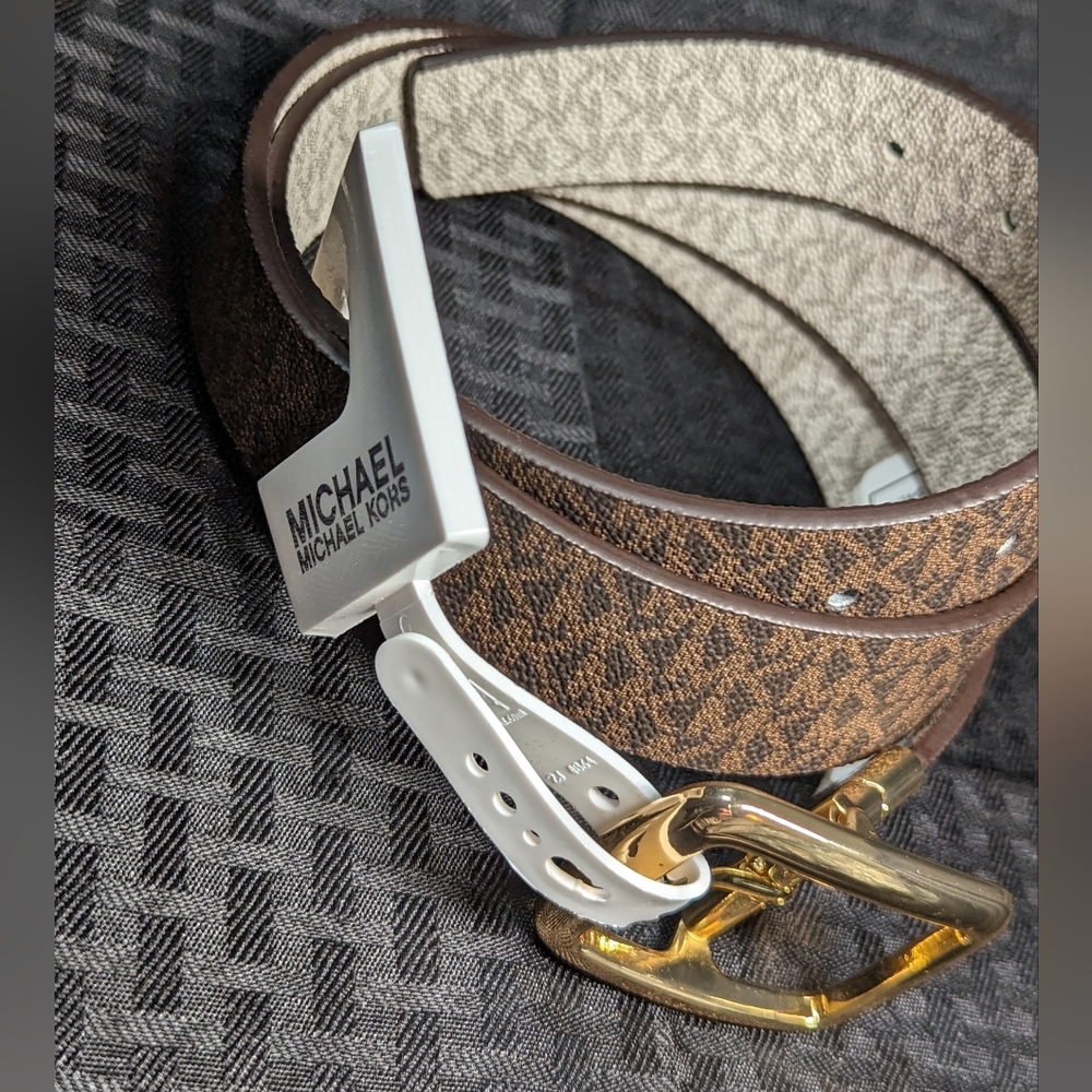 Women's Chocolate and Cream Reversible Leather Michael Kors Belt Size Medium. - Picture 2 of 6
